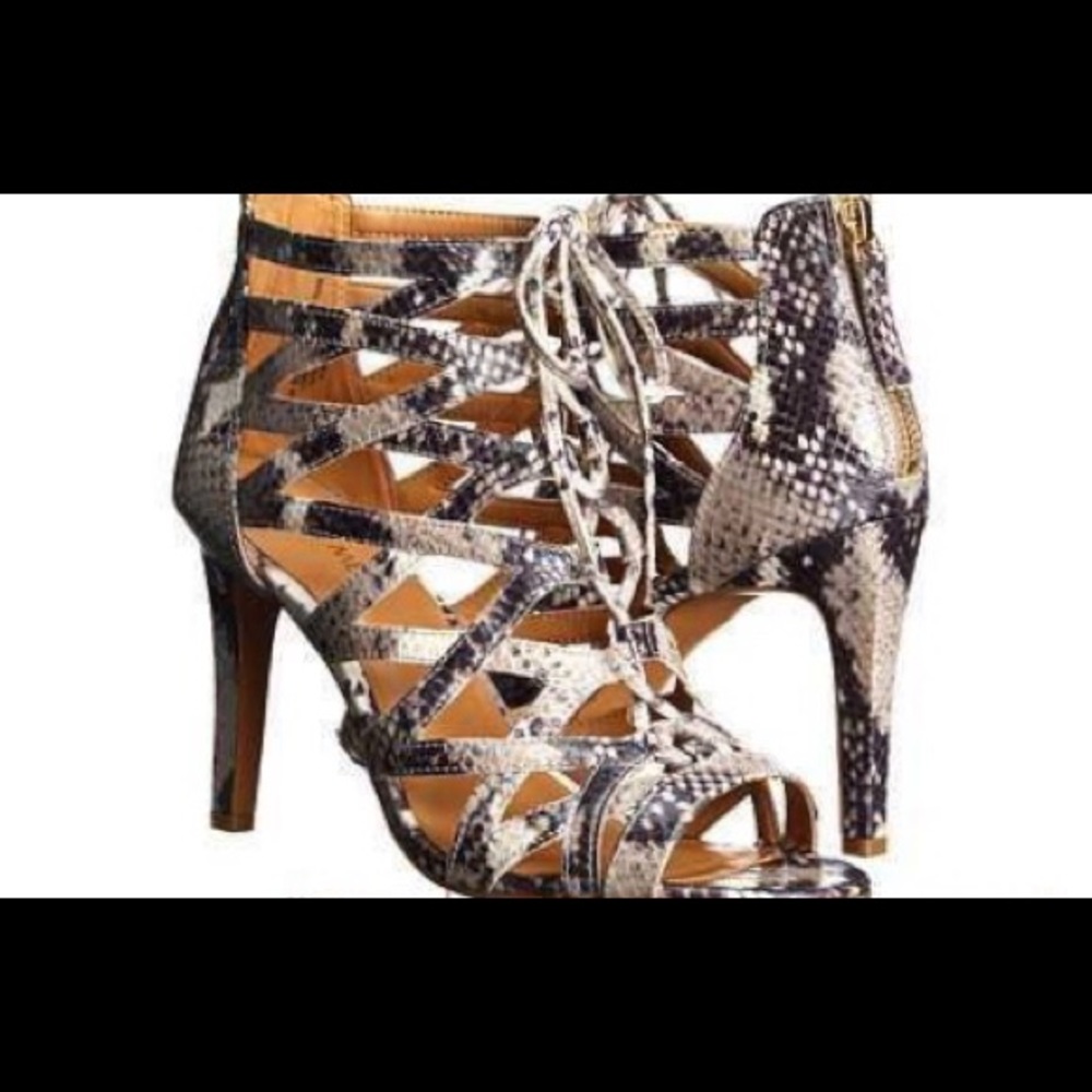 Nine West Size 10 Caged Heel Barely Worn